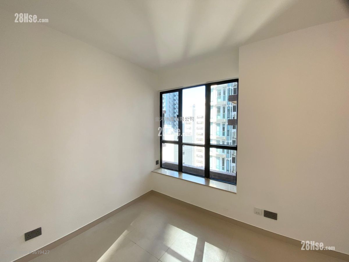 Scenic Rise Rental 2 Bedrooms , 1 Bathroom 487 ft² ( 45.2 m² ) Scenic Rise Rental 2 Bedrooms , 1 Bathroom 487 ft² ( 45.2 m² )