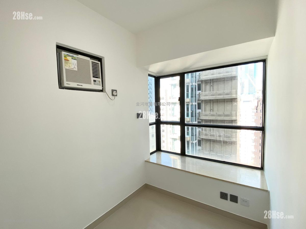 Scenic Rise Rental 2 Bedrooms , 1 Bathroom 487 ft² ( 45.2 m² ) Scenic Rise Rental 2 Bedrooms , 1 Bathroom 487 ft² ( 45.2 m² )