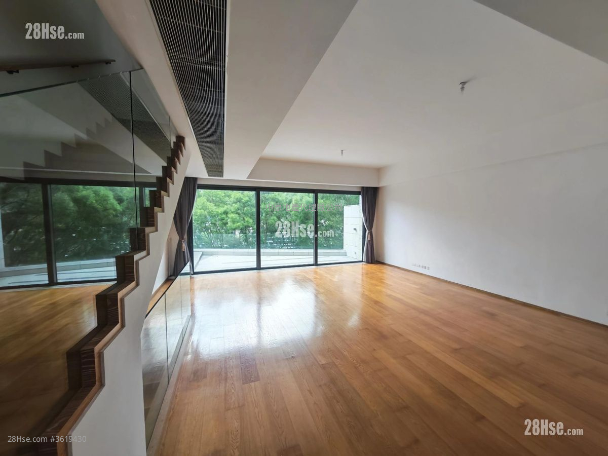 Kau To Highland Sell 4 Bedrooms , 4 Bathrooms 2,629 ft² ( 244.2 m² ) Kau To Highland Sell 4 Bedrooms , 4 Bathrooms 2,629 ft² ( 244.2 m² )