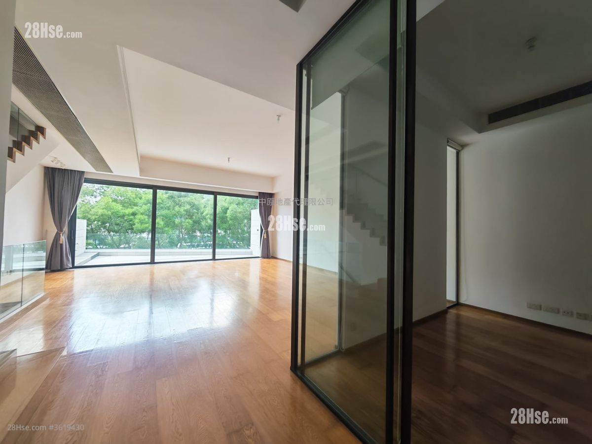 Kau To Highland Sell 4 Bedrooms , 4 Bathrooms 2,629 ft² ( 244.2 m² ) Kau To Highland Sell 4 Bedrooms , 4 Bathrooms 2,629 ft² ( 244.2 m² )