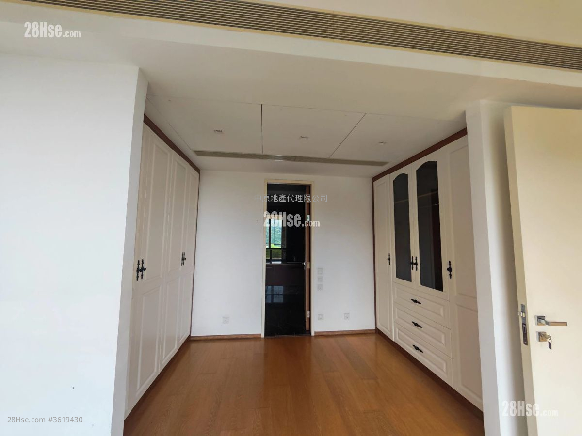Kau To Highland Sell 4 Bedrooms , 4 Bathrooms 2,629 ft² ( 244.2 m² ) Kau To Highland Sell 4 Bedrooms , 4 Bathrooms 2,629 ft² ( 244.2 m² )