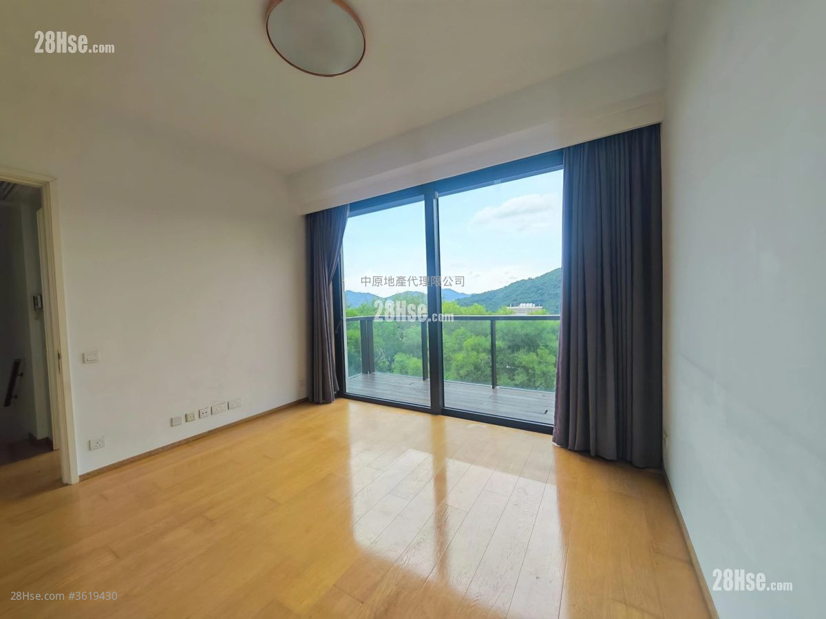 Kau To Highland Sell 4 Bedrooms , 4 Bathrooms 2,629 ft² ( 244.2 m² ) Kau To Highland Sell 4 Bedrooms , 4 Bathrooms 2,629 ft² ( 244.2 m² )