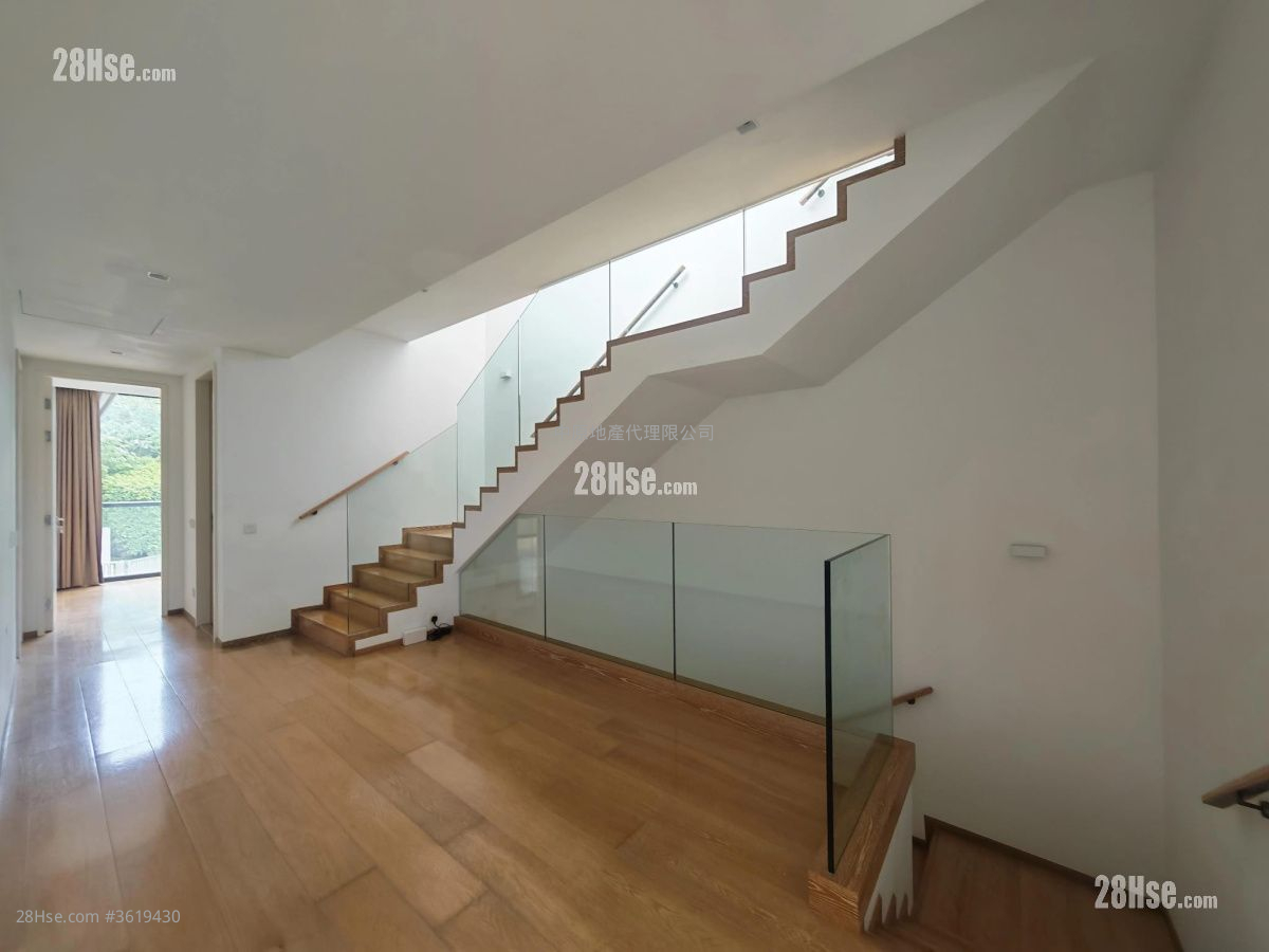 Kau To Highland Sell 4 Bedrooms , 4 Bathrooms 2,629 ft² ( 244.2 m² ) Kau To Highland Sell 4 Bedrooms , 4 Bathrooms 2,629 ft² ( 244.2 m² )
