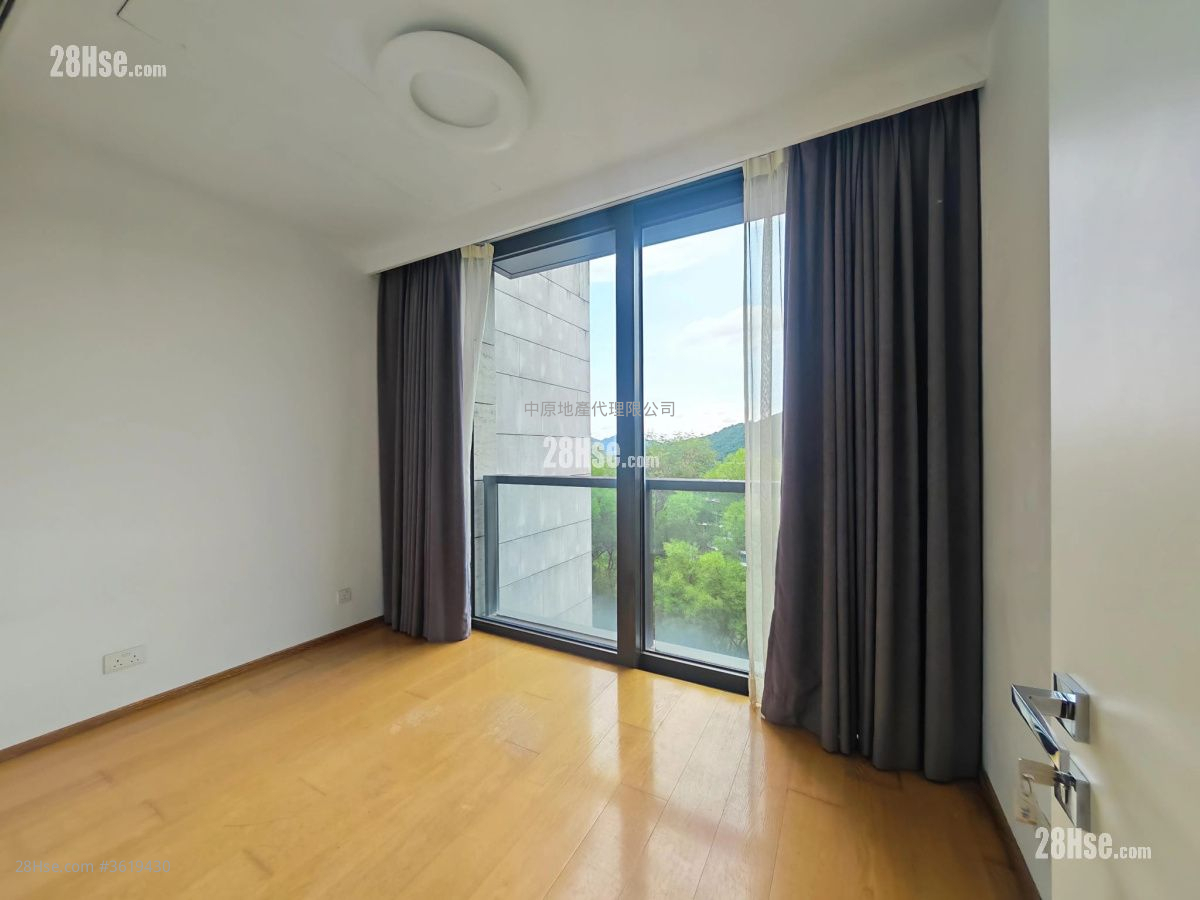 Kau To Highland Sell 4 Bedrooms , 4 Bathrooms 2,629 ft² ( 244.2 m² ) Kau To Highland Sell 4 Bedrooms , 4 Bathrooms 2,629 ft² ( 244.2 m² )