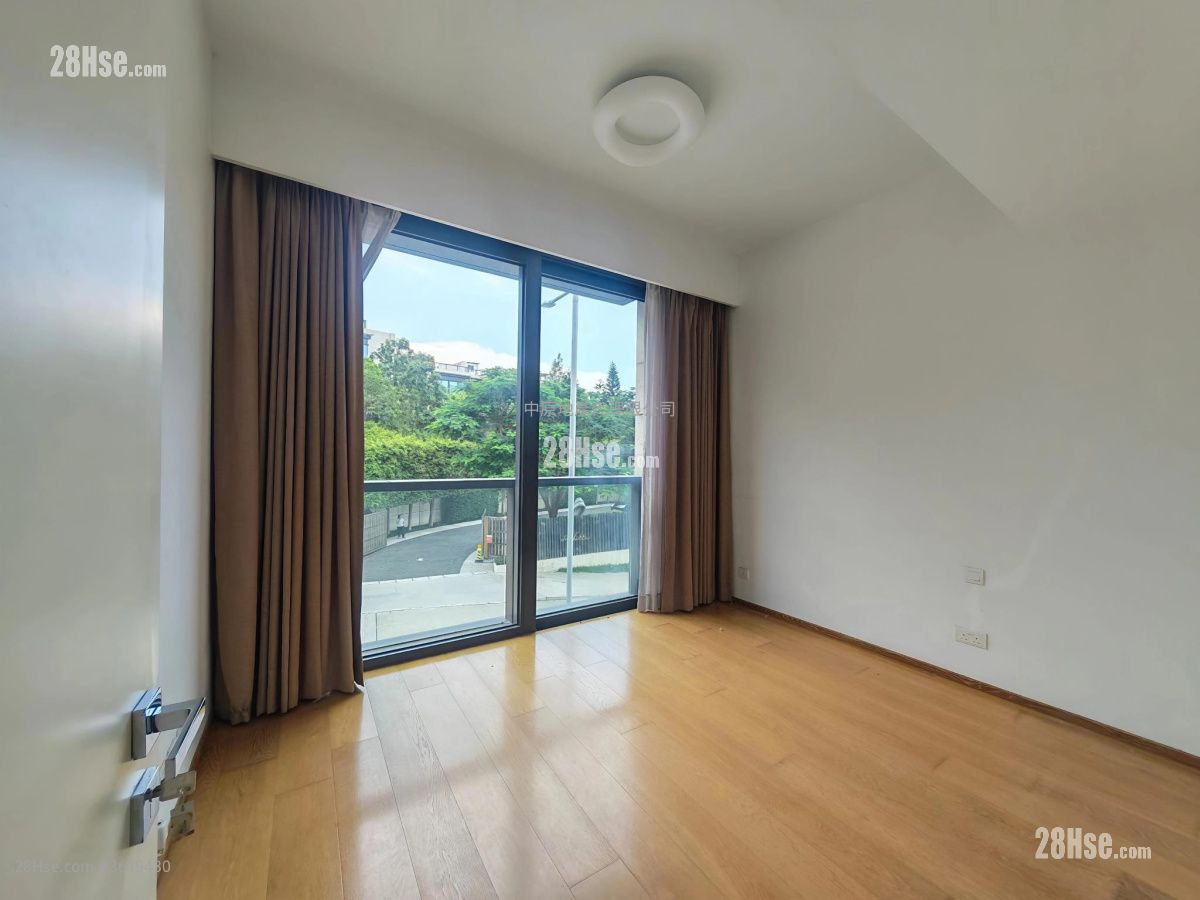 Kau To Highland Sell 4 Bedrooms , 4 Bathrooms 2,629 ft² ( 244.2 m² ) Kau To Highland Sell 4 Bedrooms , 4 Bathrooms 2,629 ft² ( 244.2 m² )