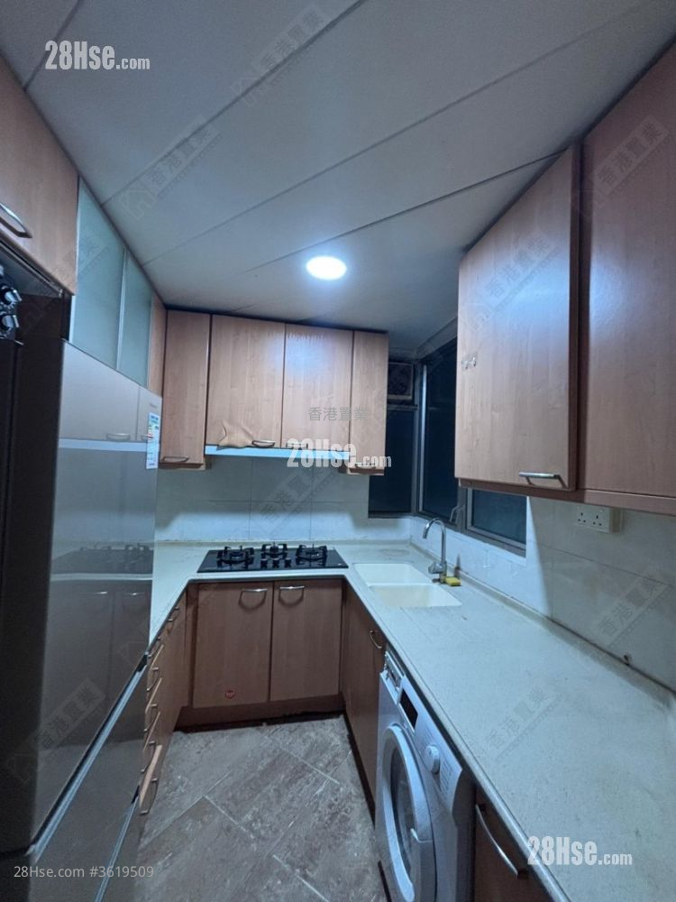 Sorrento Rental 3 Bedrooms , 2 Bathrooms 752 ft² ( 69.9 m² ) Sorrento Rental 3 Bedrooms , 2 Bathrooms 752 ft² ( 69.9 m² )