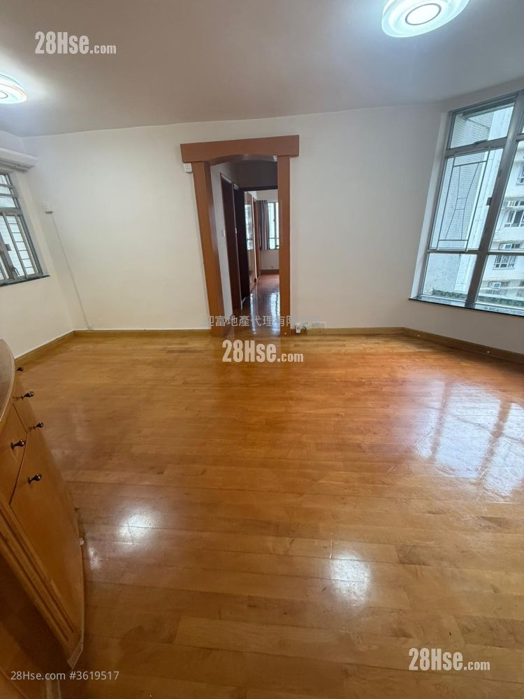 Whampoa Garden Rental 3 Bedrooms , 2 Bathrooms 617 ft² ( 57.3 m² ) Whampoa Garden Rental 3 Bedrooms , 2 Bathrooms 617 ft² ( 57.3 m² )