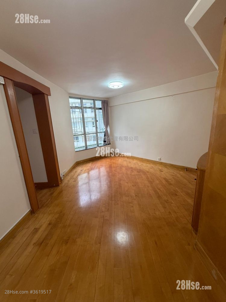 Whampoa Garden Rental 3 Bedrooms , 2 Bathrooms 617 ft² ( 57.3 m² ) Whampoa Garden Rental 3 Bedrooms , 2 Bathrooms 617 ft² ( 57.3 m² )