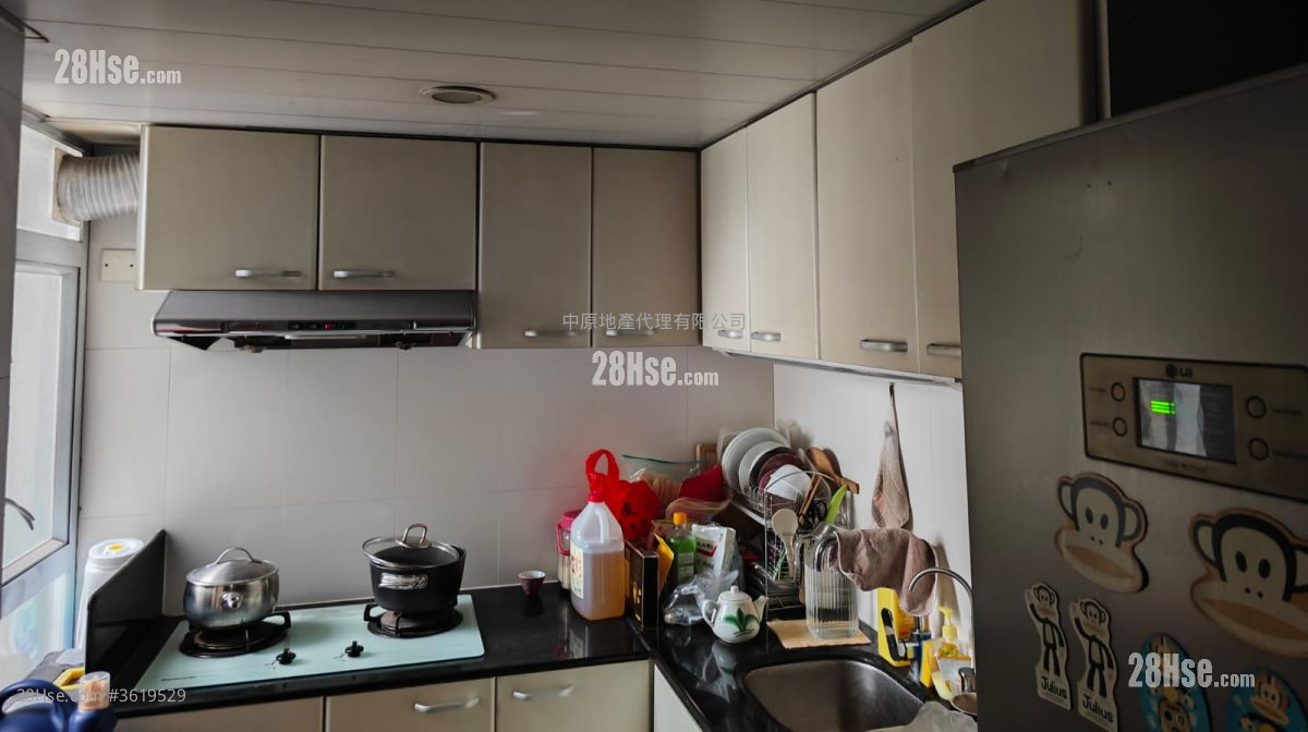 Belvedere Garden Rental 3 Bedrooms , 1 Bathroom 572 ft² ( 53.1 m² ) Belvedere Garden Rental 3 Bedrooms , 1 Bathroom 572 ft² ( 53.1 m² )