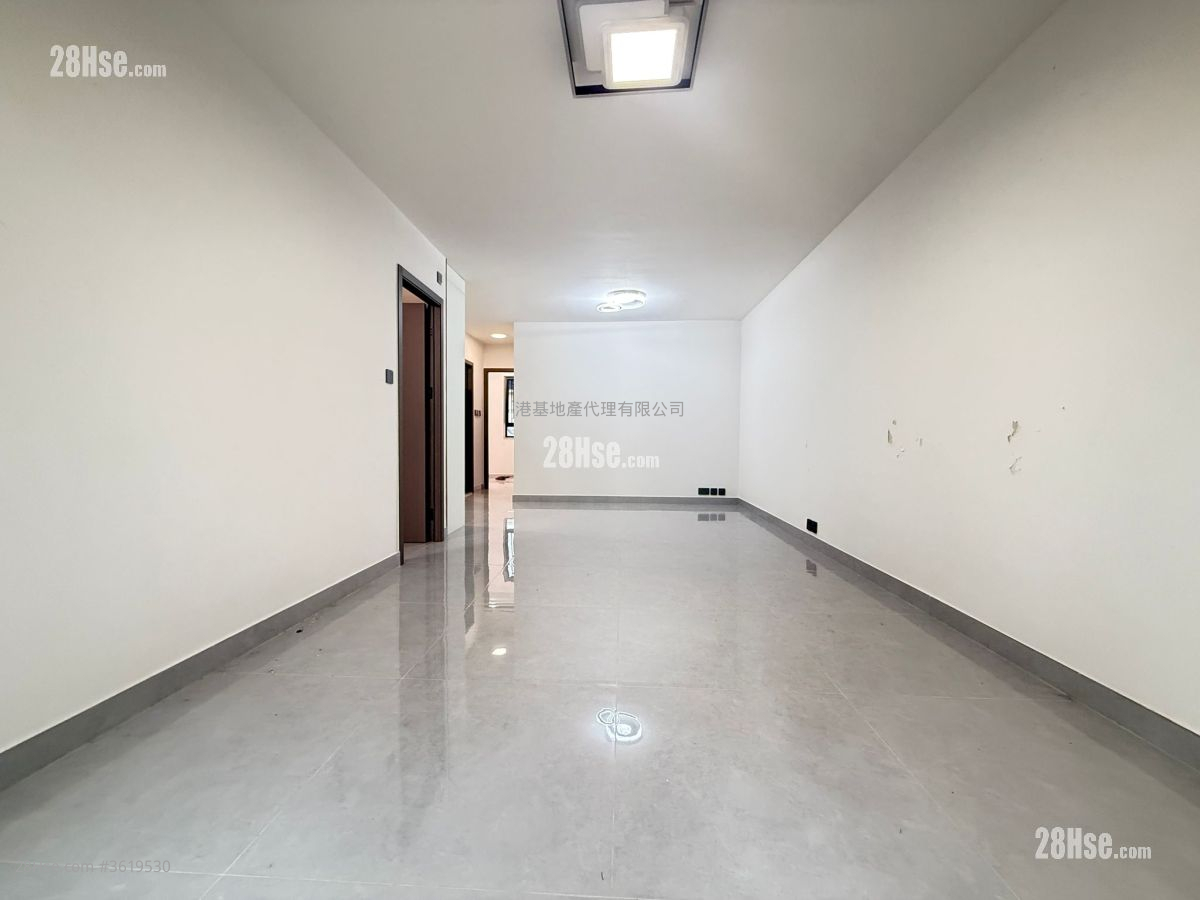 Ho Chung New Village Rental 3 Bedrooms , 2 Bathrooms 630 ft² ( 58.5 m² ) Ho Chung New Village Rental 3 Bedrooms , 2 Bathrooms 630 ft² ( 58.5 m² )