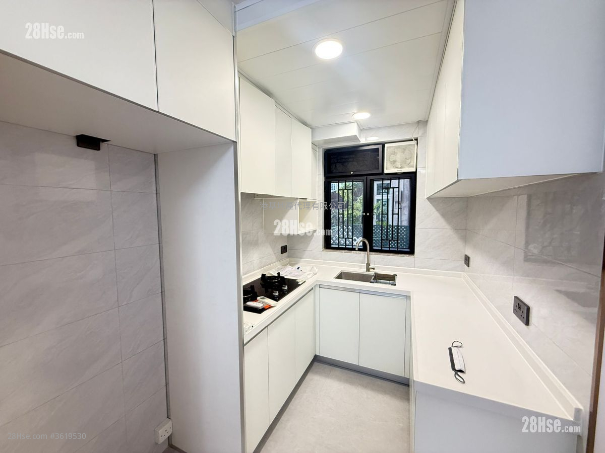 Ho Chung New Village Rental 3 Bedrooms , 2 Bathrooms 630 ft² ( 58.5 m² ) Ho Chung New Village Rental 3 Bedrooms , 2 Bathrooms 630 ft² ( 58.5 m² )