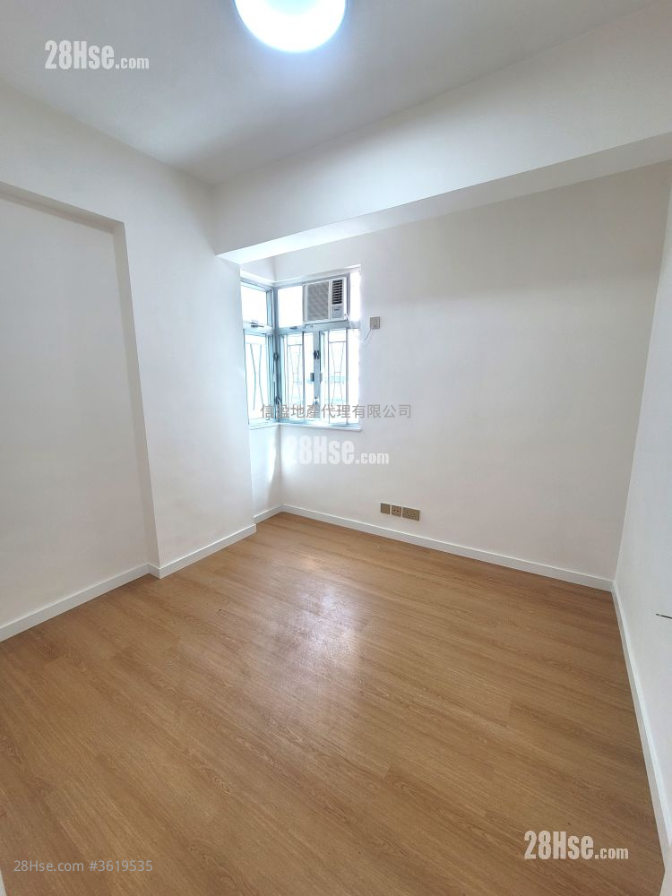 华凯大厦 售盘 3 房 , 2 浴室 674 平方尺 ( 62.6 平方米 ) 华凯大厦 售盘 3 房 , 2 浴室 674 平方尺 ( 62.6 平方米 )