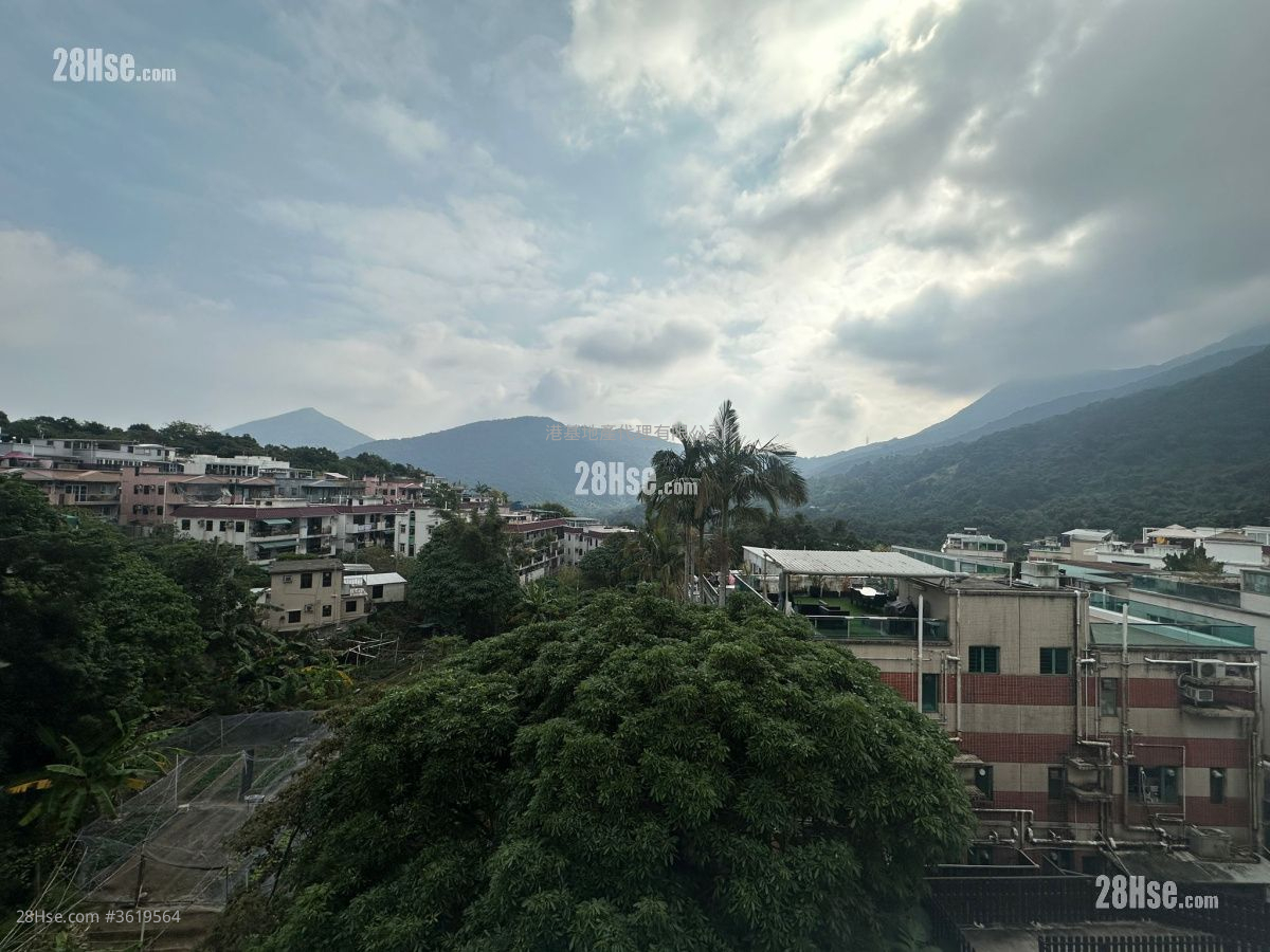 界咸村 租盘 1,260 平方尺 ( 117.1 平方米 ) 界咸村 租盘 1,260 平方尺 ( 117.1 平方米 )