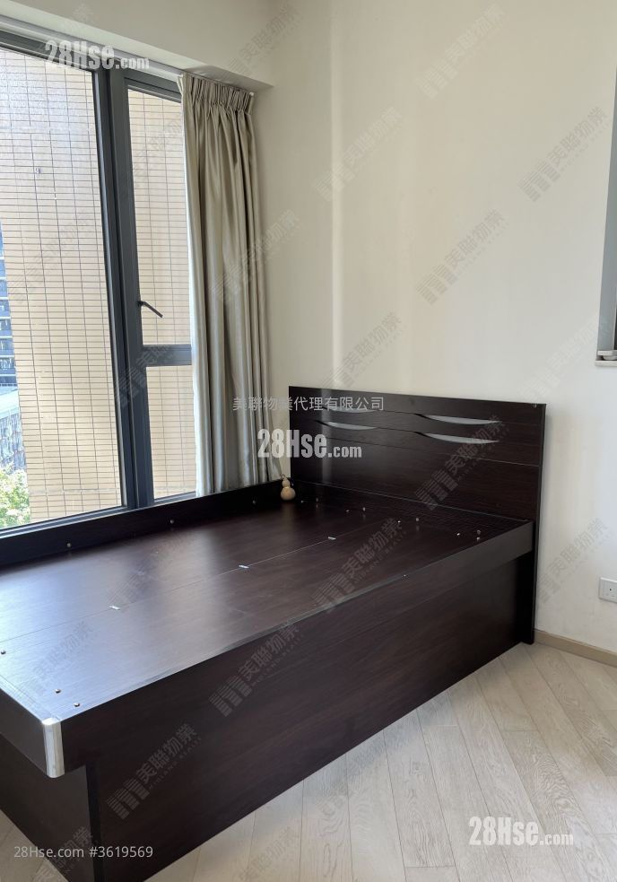 The Wings Sell 1 Bedroom , 1 Bathroom 362 ft² ( 33.6 m² ) The Wings Sell 1 Bedroom , 1 Bathroom 362 ft² ( 33.6 m² )