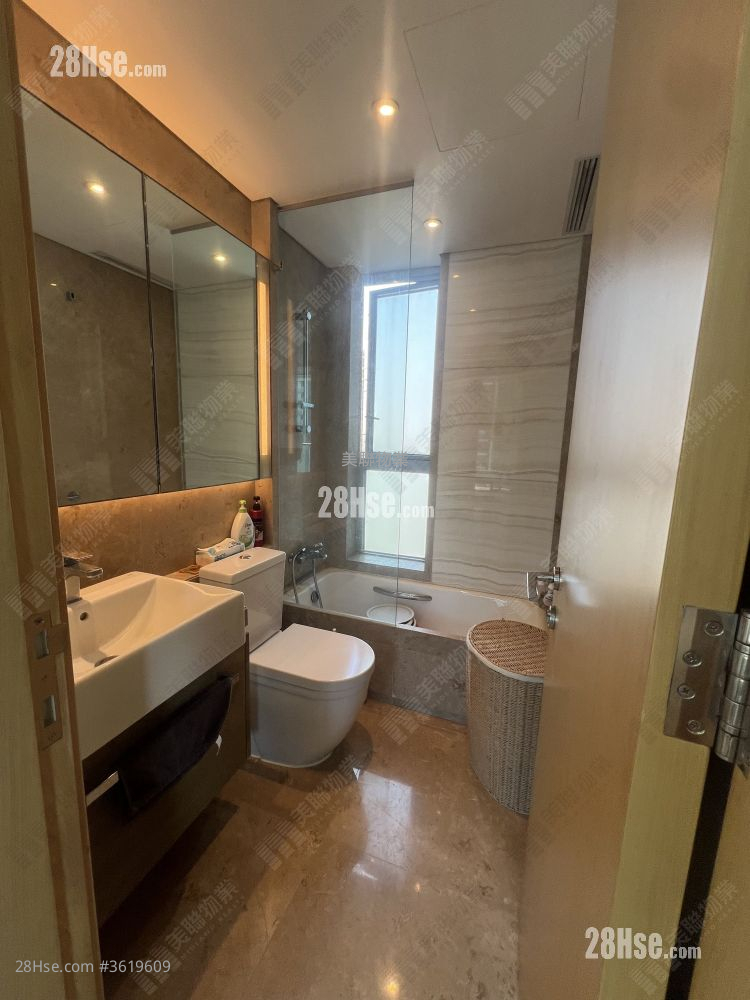 The Parkside Sell 3 Bedrooms 694 ft² ( 64.5 m² ) The Parkside Sell 3 Bedrooms 694 ft² ( 64.5 m² )