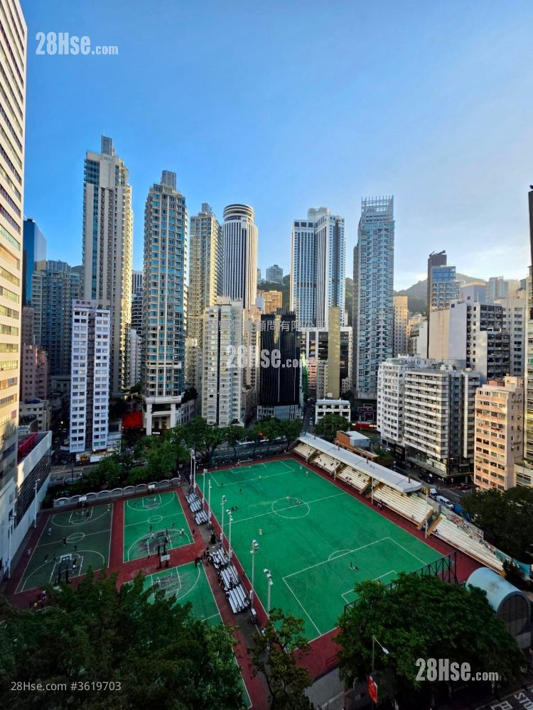 Hip Sang Building Sell 3 Bedrooms , 1 Bathroom 702 ft² ( 65.2 m² ) Hip Sang Building Sell 3 Bedrooms , 1 Bathroom 702 ft² ( 65.2 m² )