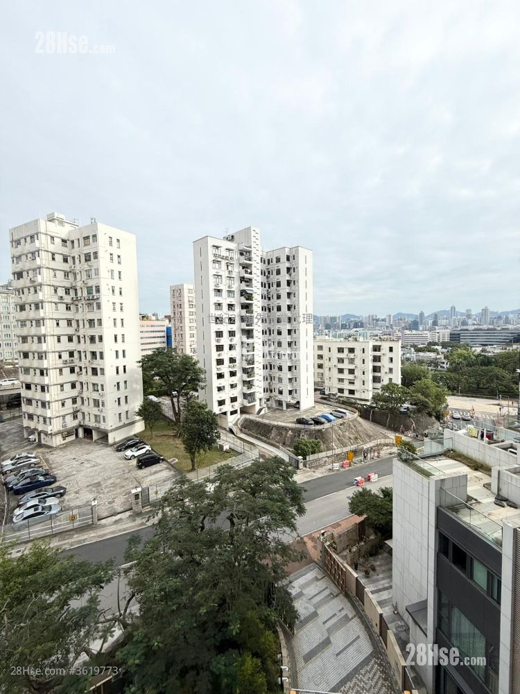 云门 租盘 4 房 , 3 浴室 1,575 平方尺 ( 146.3 平方米 ) 云门 租盘 4 房 , 3 浴室 1,575 平方尺 ( 146.3 平方米 )