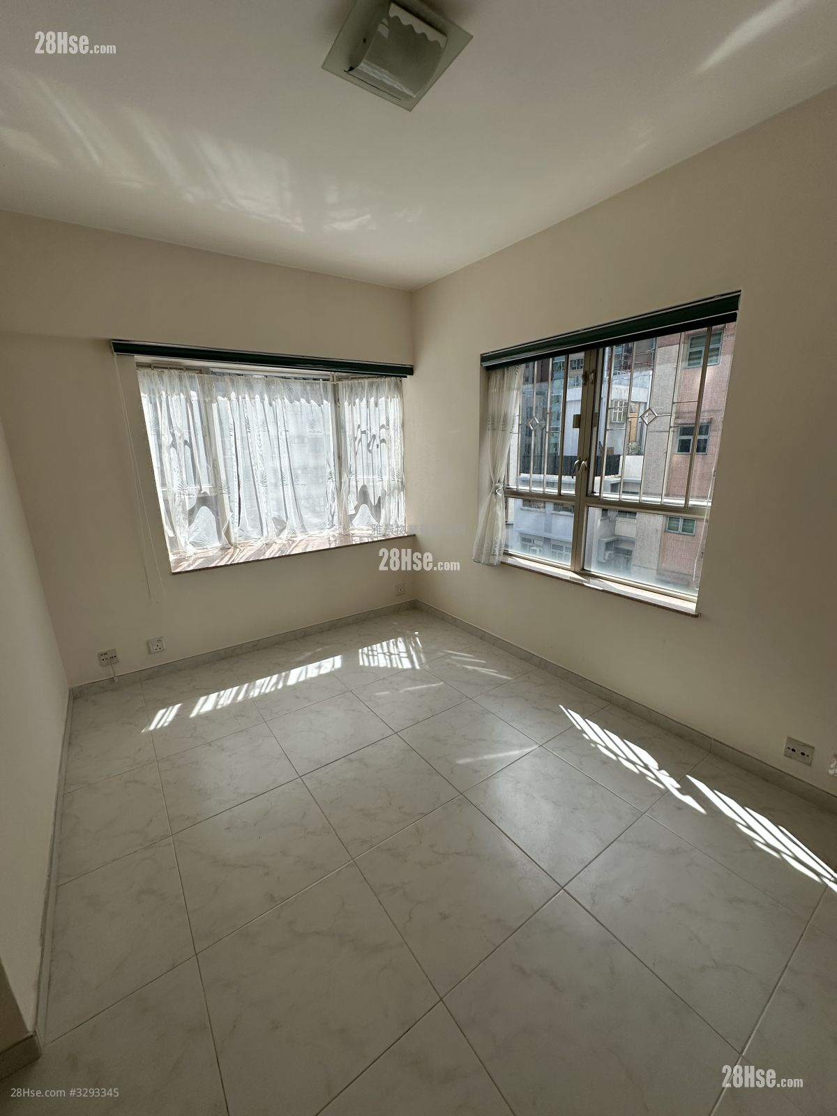 Island Place Rental 3 Bedrooms , 2 Bathrooms 773 ft² ( 71.8 m² ) Island Place Rental 3 Bedrooms , 2 Bathrooms 773 ft² ( 71.8 m² )