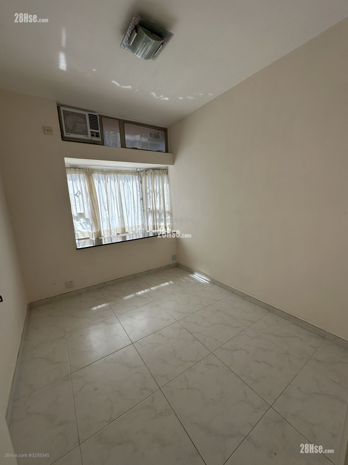 Island Place Rental 3 Bedrooms , 2 Bathrooms 773 ft² ( 71.8 m² ) Island Place Rental 3 Bedrooms , 2 Bathrooms 773 ft² ( 71.8 m² )