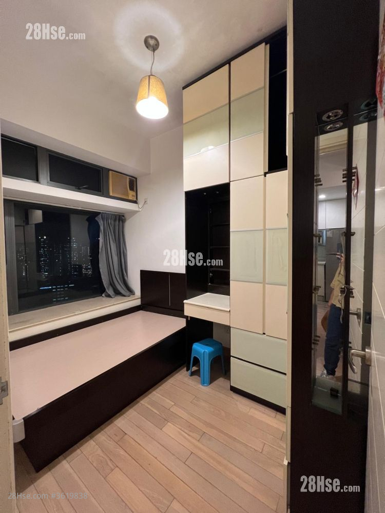 H Cube Rental 308 ft² ( 28.6 m² ) H Cube Rental 308 ft² ( 28.6 m² )