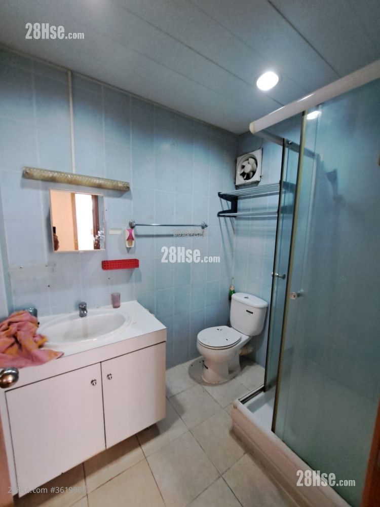 Imperial Court Sell 1,037 ft² ( 96.3 m² ) Imperial Court Sell 1,037 ft² ( 96.3 m² )