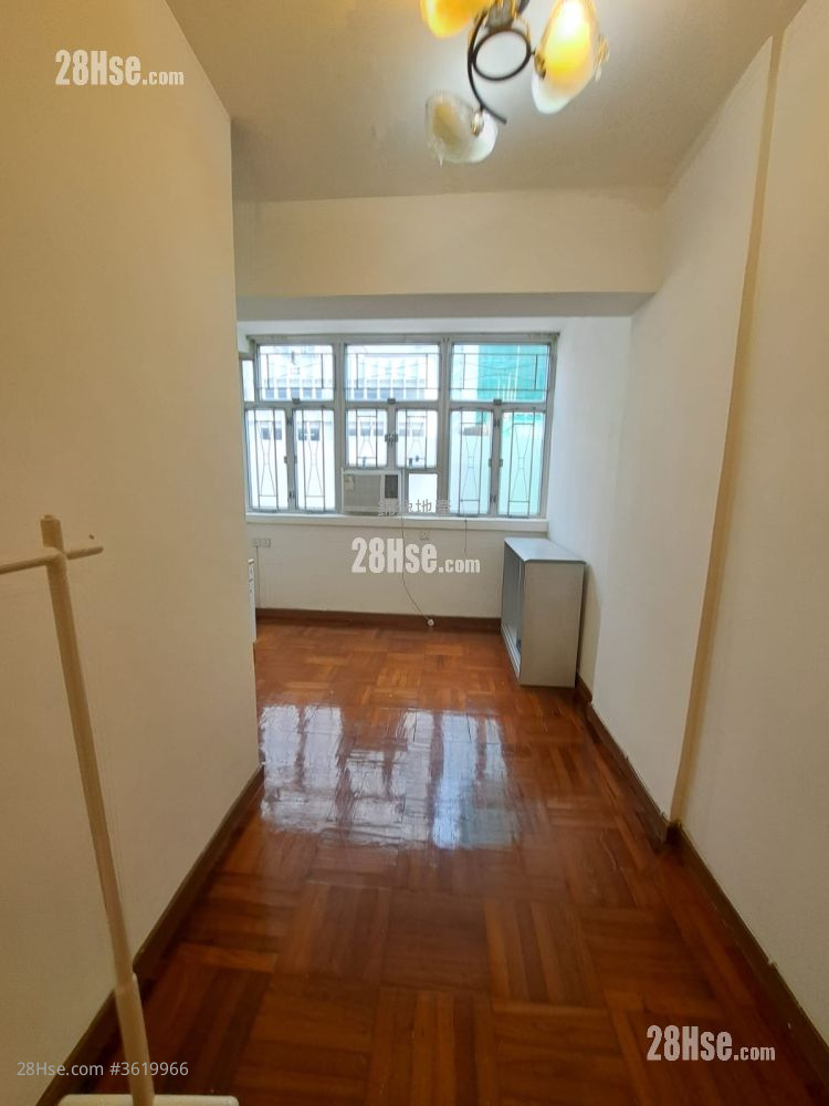 Imperial Court Sell 1,037 ft² ( 96.3 m² ) Imperial Court Sell 1,037 ft² ( 96.3 m² )