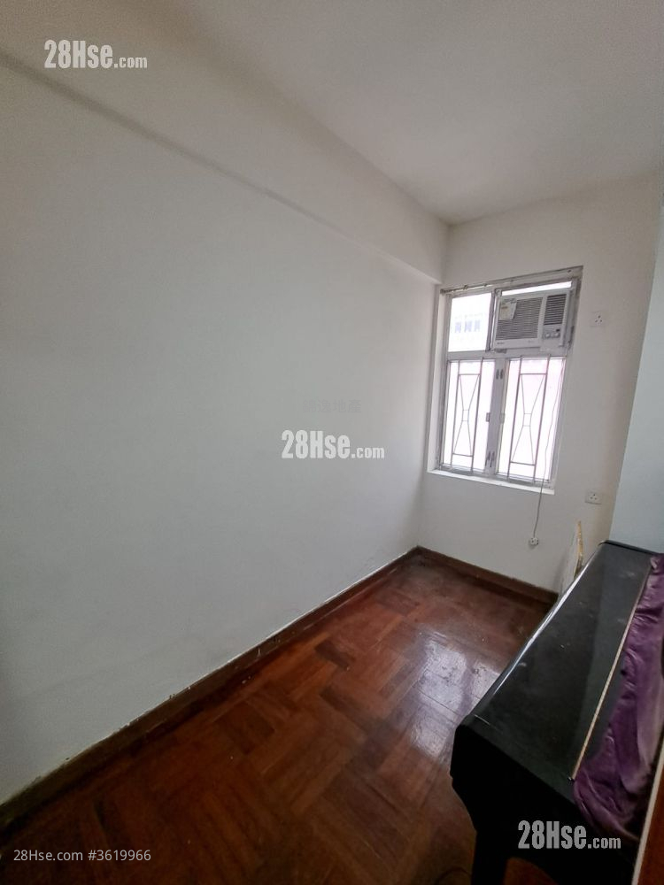 Imperial Court Sell 1,037 ft² ( 96.3 m² ) Imperial Court Sell 1,037 ft² ( 96.3 m² )