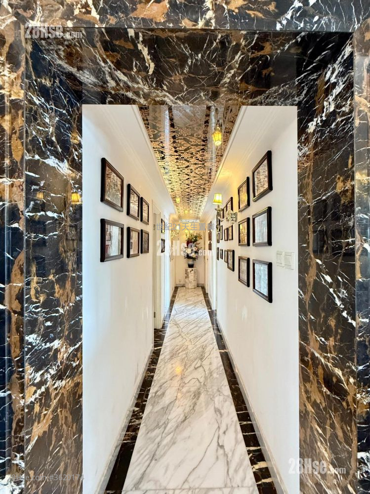 Lung Tang Court Sell 4 Bedrooms , 3 Bathrooms 1,943 ft² ( 180.5 m² ) Lung Tang Court Sell 4 Bedrooms , 3 Bathrooms 1,943 ft² ( 180.5 m² )