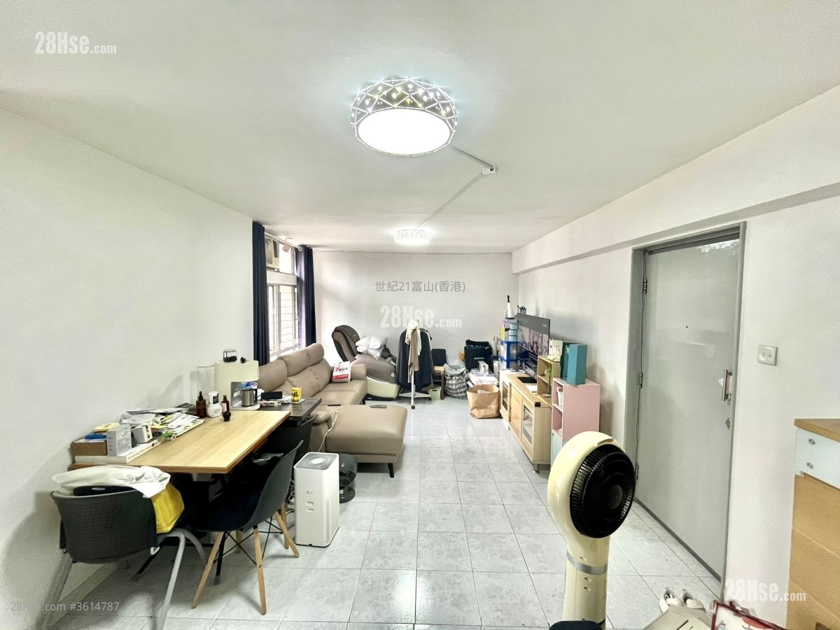 Fung Tak Estate Sell 2 Bedrooms , 1 Bathroom 485 ft² ( 45.1 m² ) Fung Tak Estate Sell 2 Bedrooms , 1 Bathroom 485 ft² ( 45.1 m² )