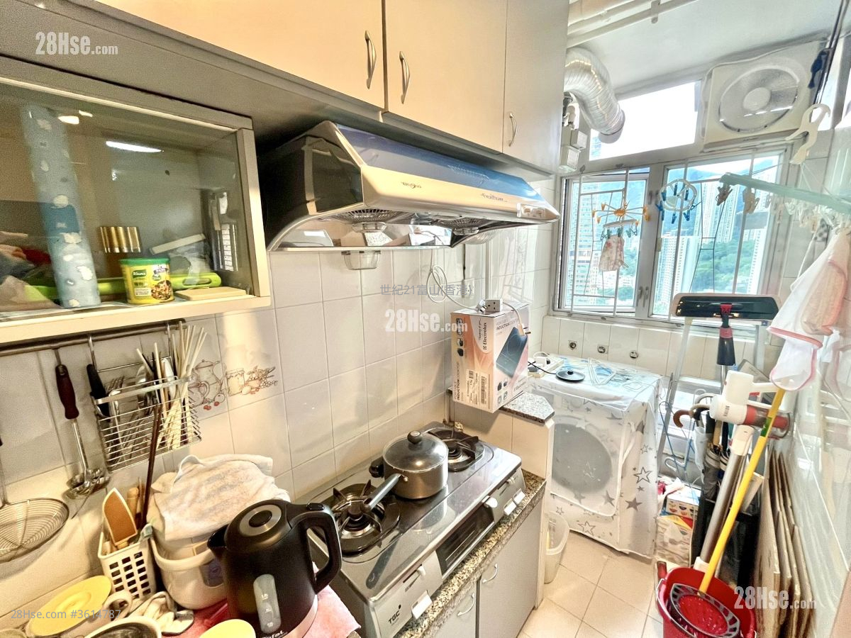 Fung Tak Estate Sell 2 Bedrooms , 1 Bathroom 485 ft² ( 45.1 m² ) Fung Tak Estate Sell 2 Bedrooms , 1 Bathroom 485 ft² ( 45.1 m² )