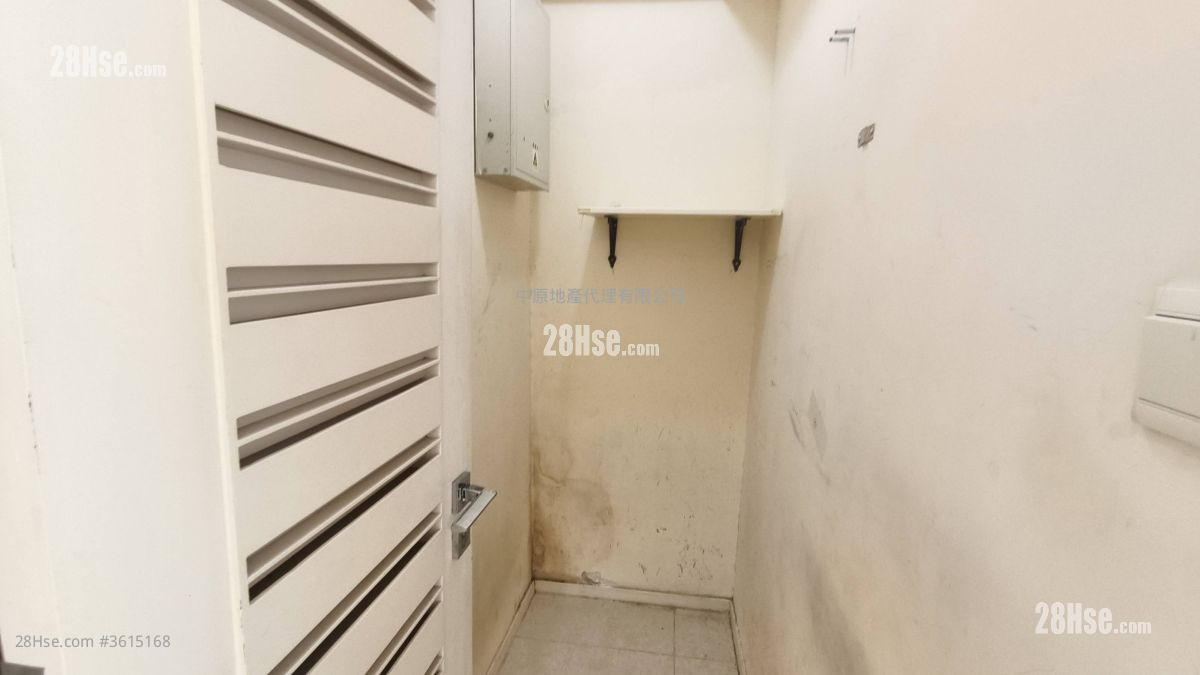 环宇海湾 售盘 3 房 664 平方尺 ( 61.7 平方米 ) 环宇海湾 售盘 3 房 664 平方尺 ( 61.7 平方米 )