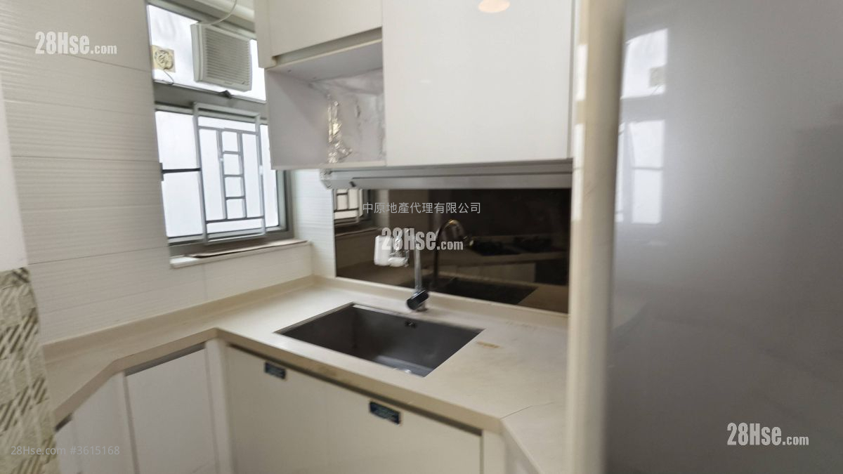 环宇海湾 售盘 3 房 664 平方尺 ( 61.7 平方米 ) 环宇海湾 售盘 3 房 664 平方尺 ( 61.7 平方米 )