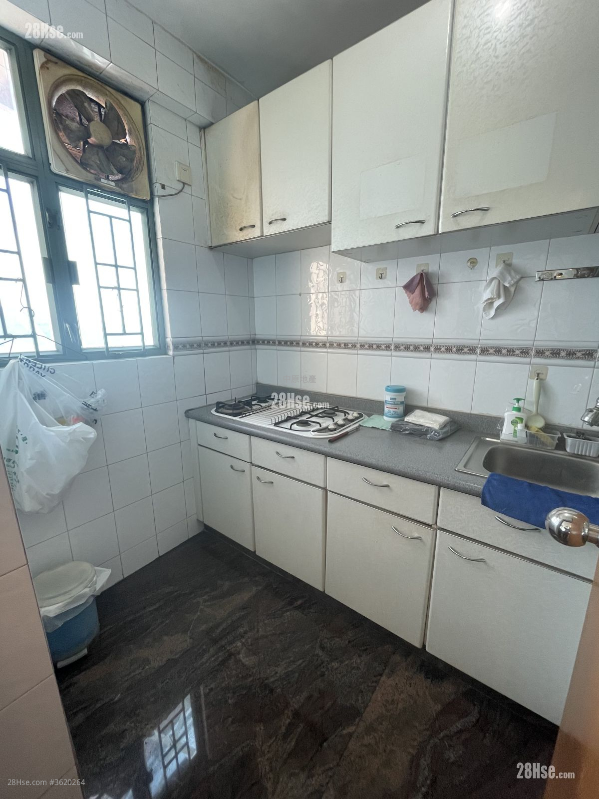 Sea Crest Villa Sell 1 Bedroom , 1 Bathroom 460 ft² ( 42.7 m² ) Sea Crest Villa Sell 1 Bedroom , 1 Bathroom 460 ft² ( 42.7 m² )