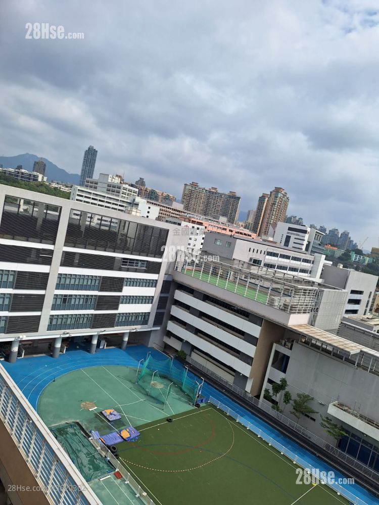 Tak Wai Building Rental 2 Bedrooms , 1 Bathroom 461 ft² ( 42.8 m² ) Tak Wai Building Rental 2 Bedrooms , 1 Bathroom 461 ft² ( 42.8 m² )