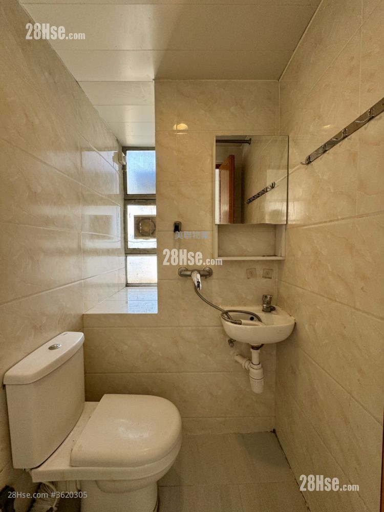 Greenwood Garden Rental Studio , 1 Bathroom 215 ft² ( 20.0 m² ) Greenwood Garden Rental Studio , 1 Bathroom 215 ft² ( 20.0 m² )