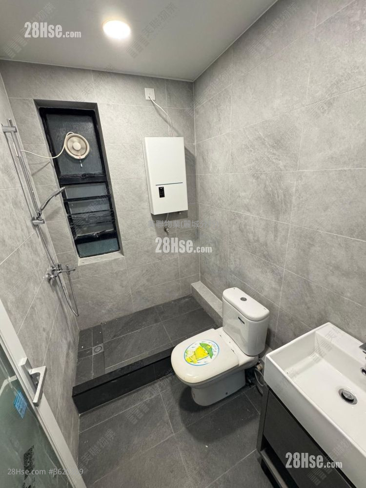 Bayview Garden Rental 3 Bedrooms , 2 Bathrooms 702 ft² ( 65.2 m² )