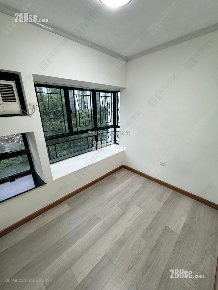 Bayview Garden Rental 3 Bedrooms , 2 Bathrooms 702 ft² ( 65.2 m² ) Bayview Garden Rental 3 Bedrooms , 2 Bathrooms 702 ft² ( 65.2 m² )