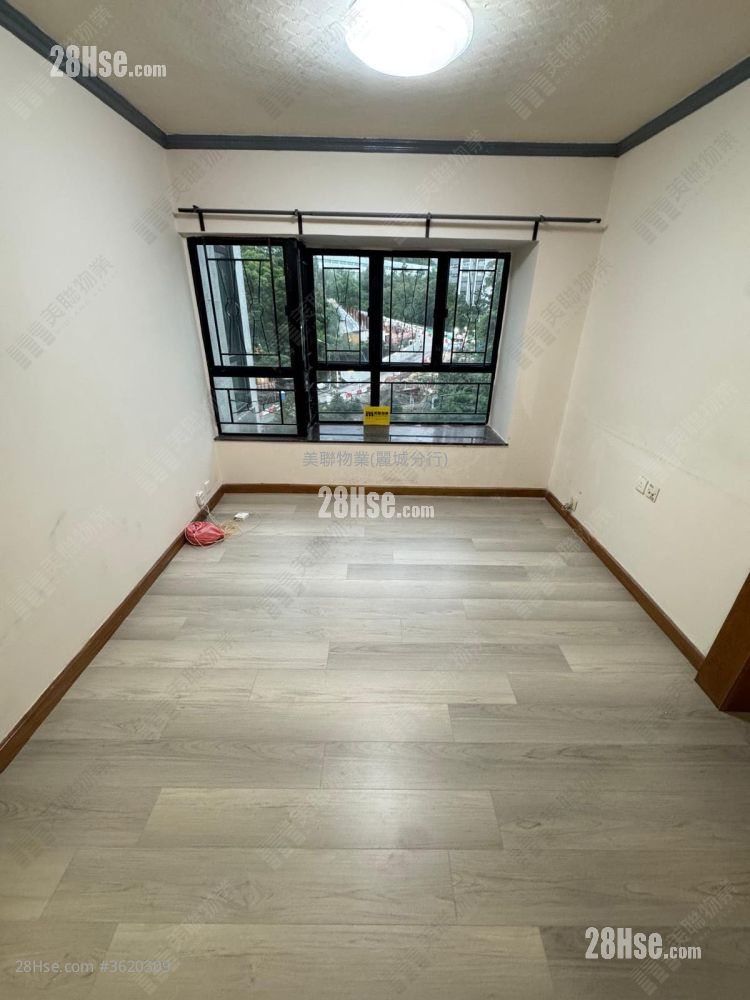 Bayview Garden Rental 3 Bedrooms , 2 Bathrooms 702 ft² ( 65.2 m² ) Bayview Garden Rental 3 Bedrooms , 2 Bathrooms 702 ft² ( 65.2 m² )