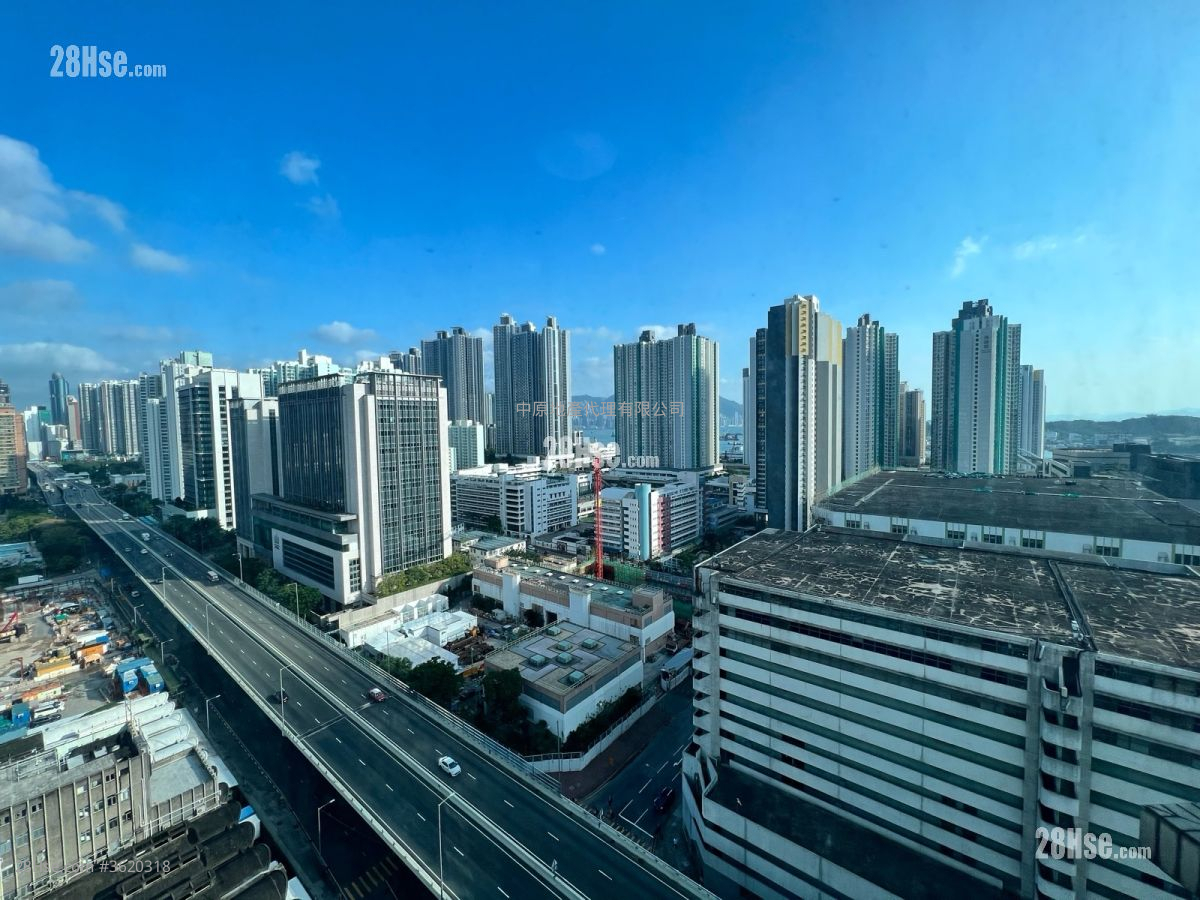 The Sparkle Sell 3 Bedrooms 783 ft² ( 72.7 m² ) The Sparkle Sell 3 Bedrooms 783 ft² ( 72.7 m² )
