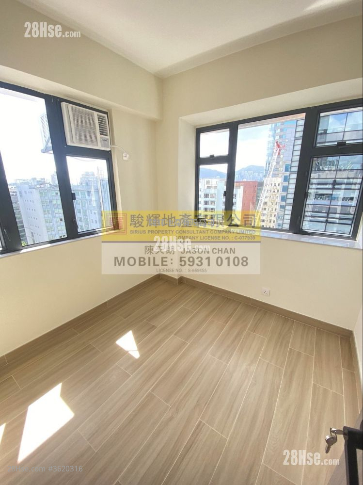 Hang Lung Bank Tsimshatsui Branch Building Rental 2 Bedrooms , 1 Bathroom 414 ft² ( 38.5 m² ) Hang Lung Bank Tsimshatsui Branch Building Rental 2 Bedrooms , 1 Bathroom 414 ft² ( 38.5 m² )