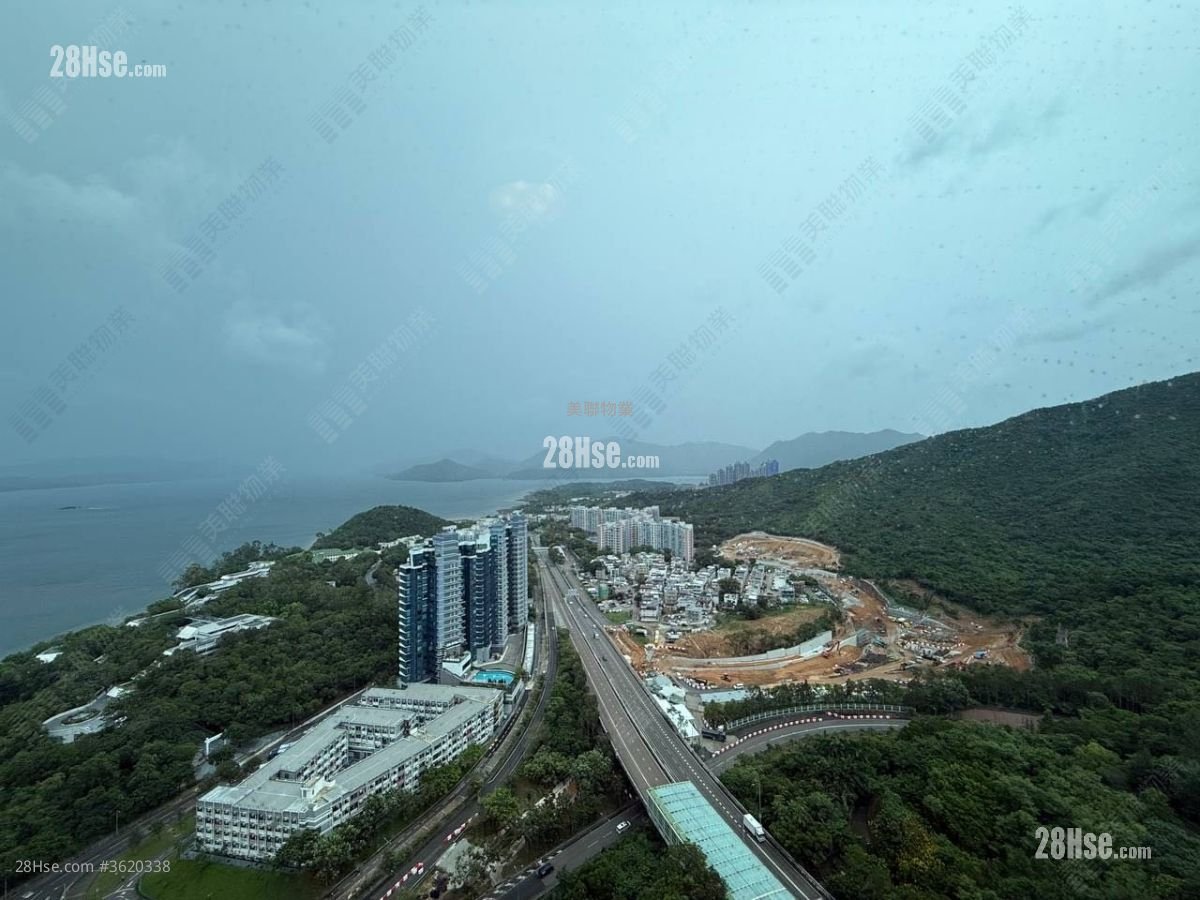 银湖天峰 售盘 3 房 , 2 浴室 762 平方尺 ( 70.8 平方米 ) 银湖天峰 售盘 3 房 , 2 浴室 762 平方尺 ( 70.8 平方米 )