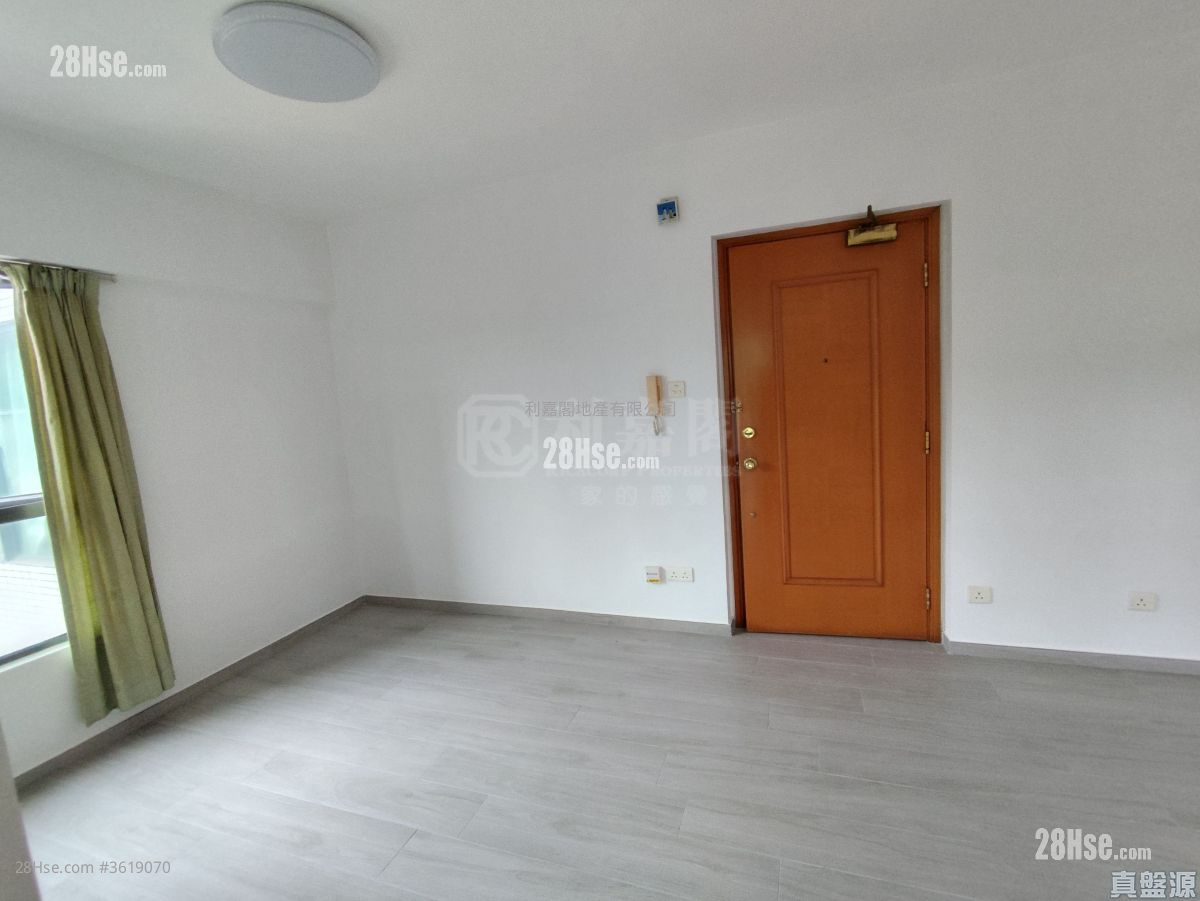 The Cornwall Sell 2 Bedrooms , 1 Bathroom 465 ft² ( 43.2 m² ) The Cornwall Sell 2 Bedrooms , 1 Bathroom 465 ft² ( 43.2 m² )