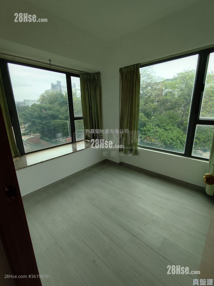 The Cornwall Sell 2 Bedrooms , 1 Bathroom 465 ft² ( 43.2 m² ) The Cornwall Sell 2 Bedrooms , 1 Bathroom 465 ft² ( 43.2 m² )