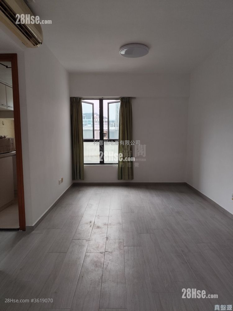 The Cornwall Sell 2 Bedrooms , 1 Bathroom 465 ft² ( 43.2 m² ) The Cornwall Sell 2 Bedrooms , 1 Bathroom 465 ft² ( 43.2 m² )