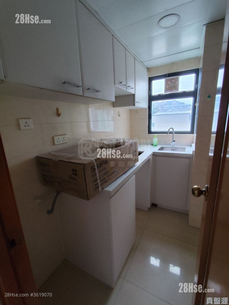 The Cornwall Sell 2 Bedrooms , 1 Bathroom 465 ft² ( 43.2 m² ) The Cornwall Sell 2 Bedrooms , 1 Bathroom 465 ft² ( 43.2 m² )