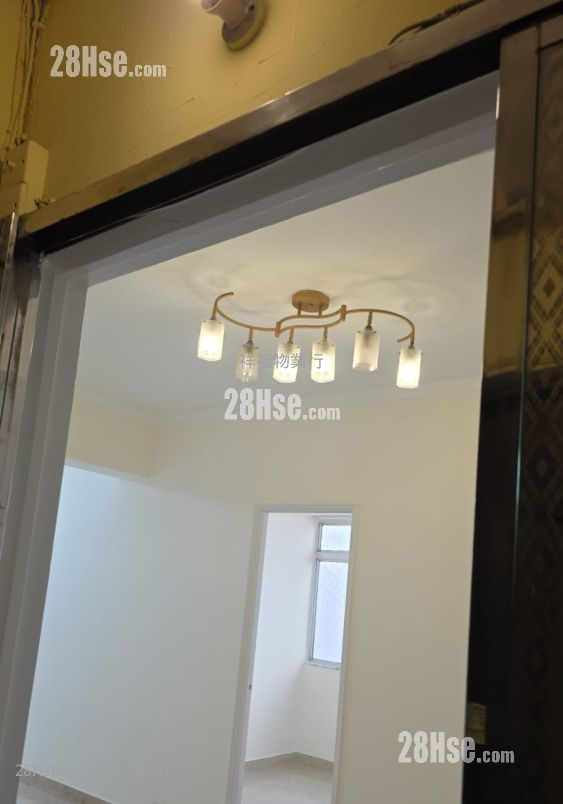 Tuck Wun Mansion Rental 3 Bedrooms , 1 Bathroom 516 ft² ( 47.9 m² ) Tuck Wun Mansion Rental 3 Bedrooms , 1 Bathroom 516 ft² ( 47.9 m² )