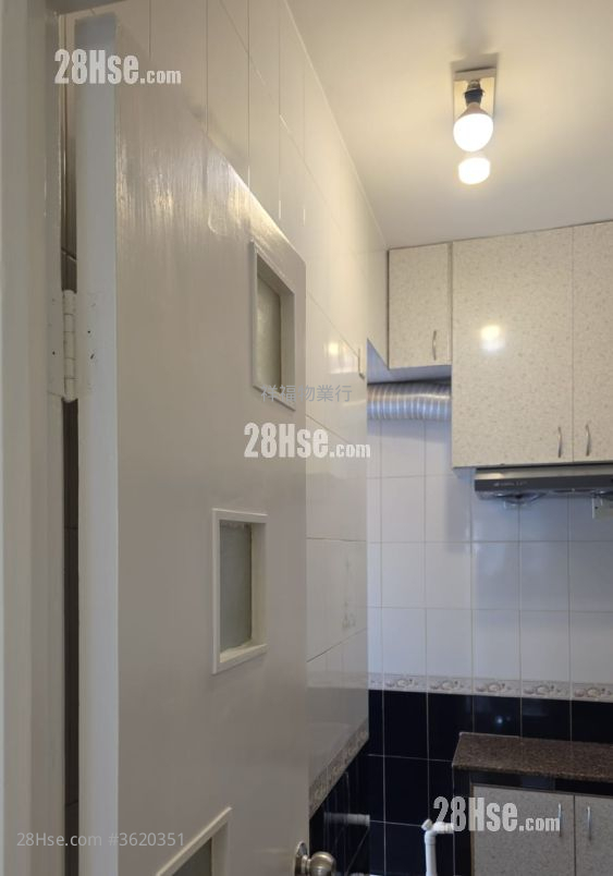 Tuck Wun Mansion Rental 3 Bedrooms , 1 Bathroom 516 ft² ( 47.9 m² ) Tuck Wun Mansion Rental 3 Bedrooms , 1 Bathroom 516 ft² ( 47.9 m² )