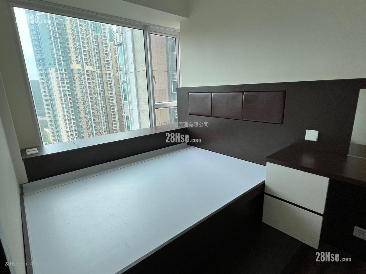 The Capitol Sell 2 Bedrooms 519 ft² ( 48.2 m² ) The Capitol Sell 2 Bedrooms 519 ft² ( 48.2 m² )