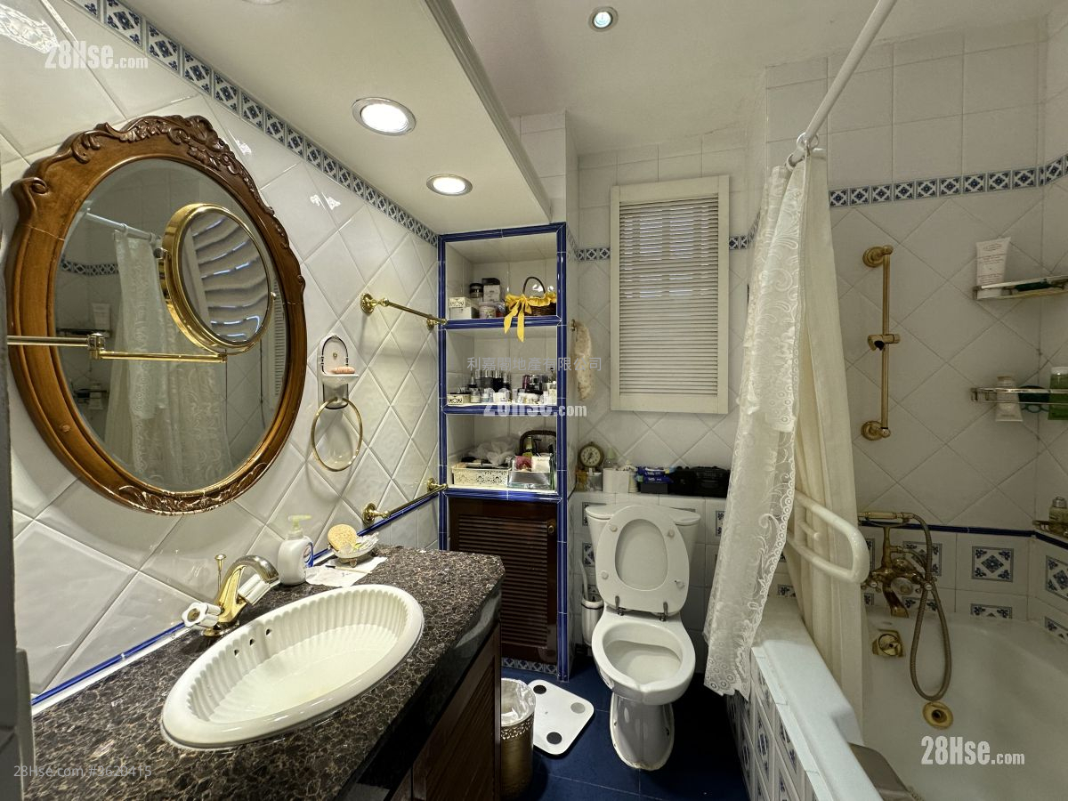 Greenwood Terrace Sell 3 Bedrooms , 3 Bathrooms 1,692 ft² ( 157.2 m² ) Greenwood Terrace Sell 3 Bedrooms , 3 Bathrooms 1,692 ft² ( 157.2 m² )