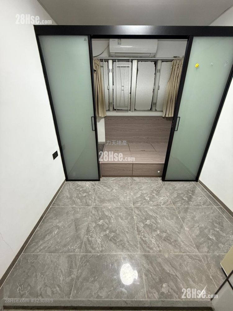 龙华大厦 租盘 1 房 , 1 浴室 160 平方尺 ( 14.9 平方米 )